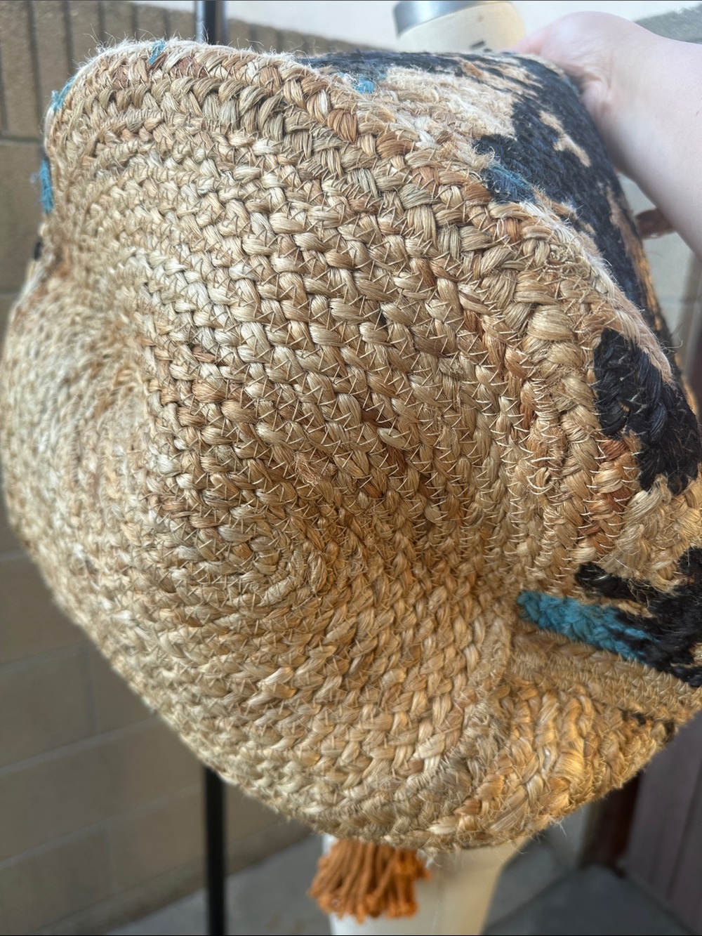 ANTK KRAFT | Boho Painted Jute Beach Market Bag with Shell Charm - Picture 4 of 9